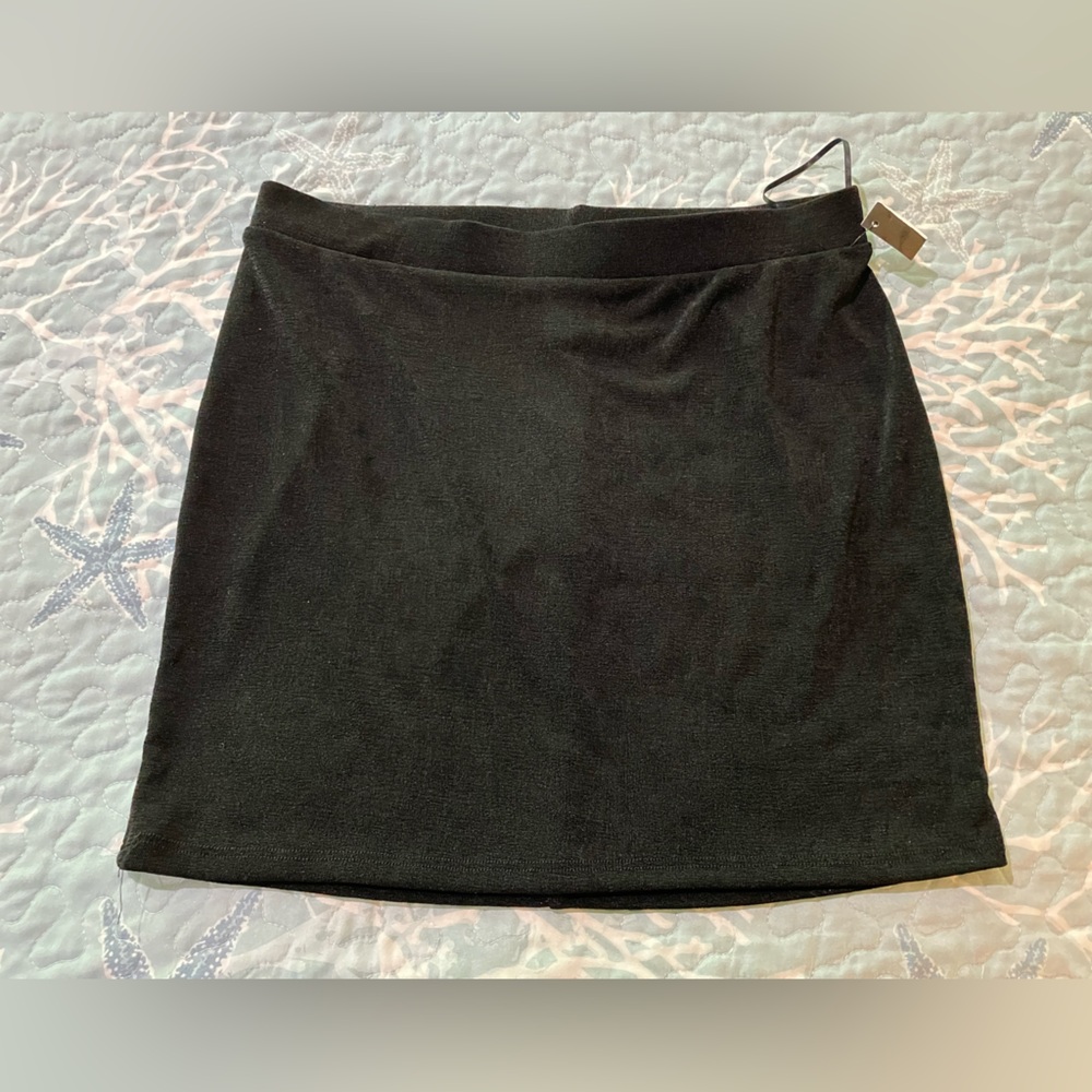 La Luxe woman size large simple straight skirt